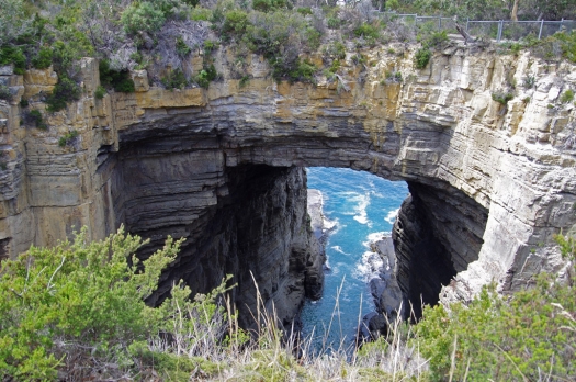 devils_arch_tasmania.jpg